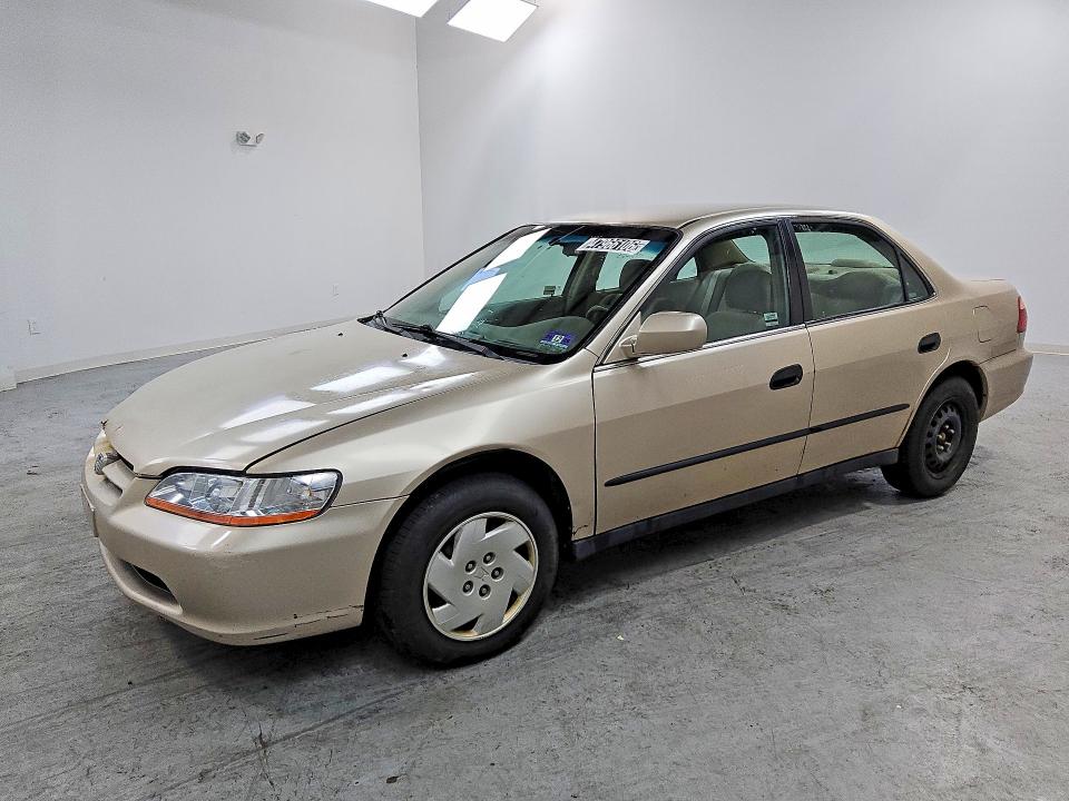 Auction sale of the 2000 Honda Accord, vin: 1HGCG1644YA009235, lot number: 47966106