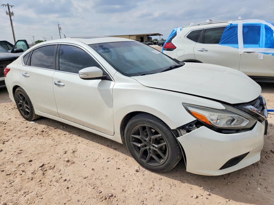 2017 Nissan Altima მანქანა იყიდება აუქციონზე, vin: 1N4AL3AP9HC235151, აუქციონის ნომერი: 50342266