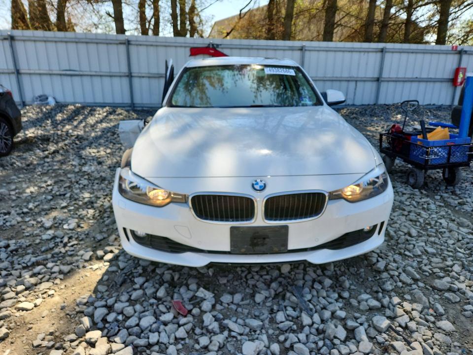 2015 Bmw 328 მანქანა იყიდება აუქციონზე, vin: WBA3B5C5XFF961980, აუქციონის ნომერი: 49382686