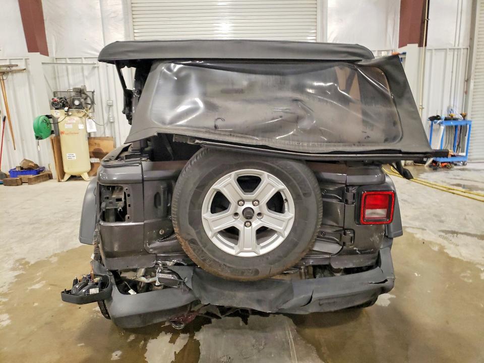 49065736 :رقم المزاد ، 1C4GJXAG9JW151711 vin ، 2018 Jeep Wrangler مزاد بيع