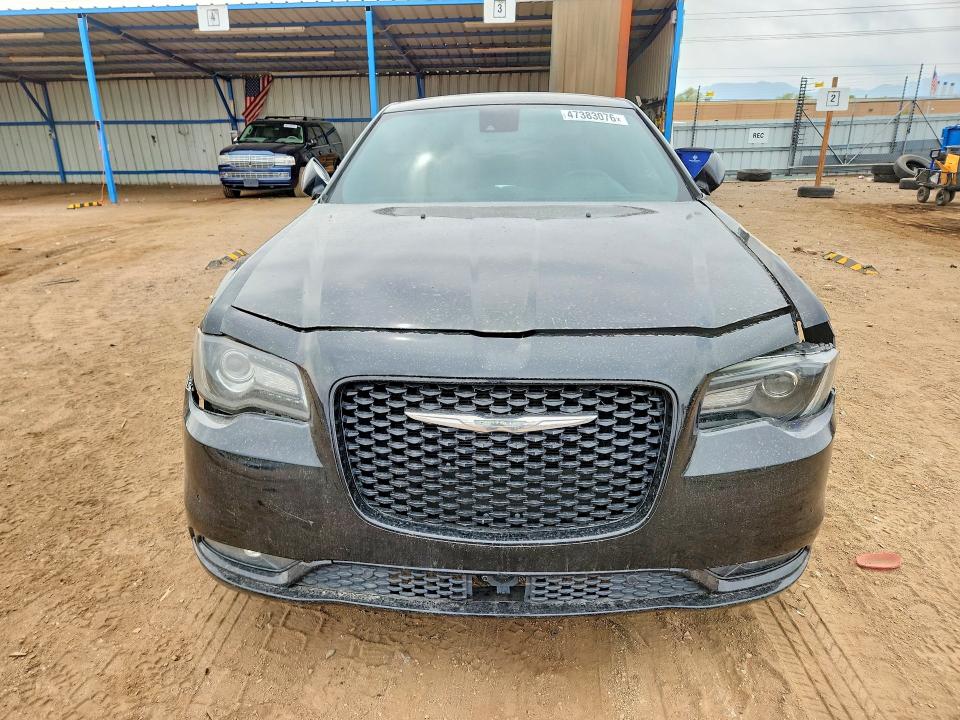 47383076 :رقم المزاد ، 2C3CCAGGXJH321204 vin ، 2018 Chrysler 300 مزاد بيع
