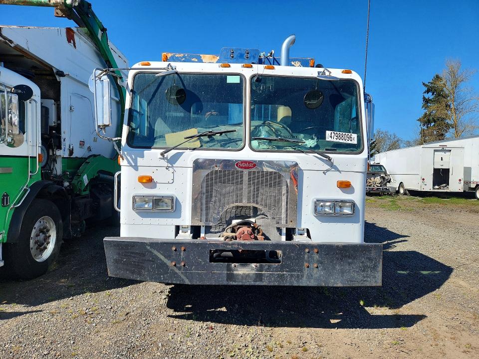 Продажа на аукционе авто 2001 Peterbilt 320, vin: 1NPZH07X71D713046, номер лота: 47988096