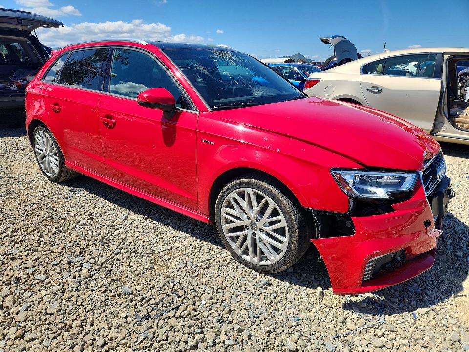 2018 Audi A3 მანქანა იყიდება აუქციონზე, vin: WAUUPBFF8JA082010, აუქციონის ნომერი: 49951326