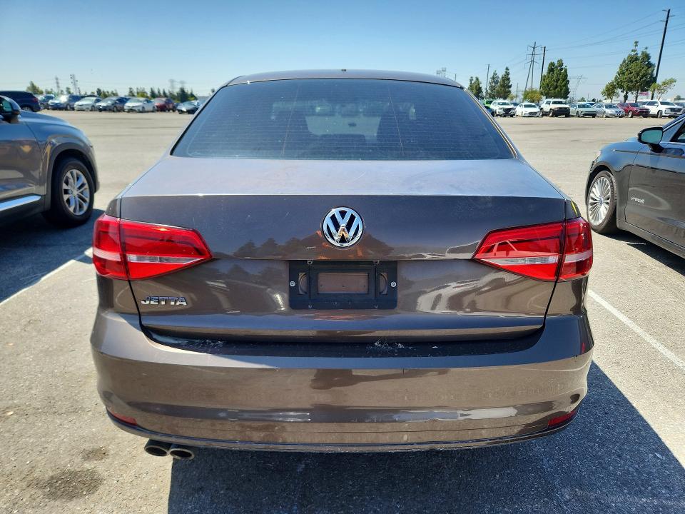 51802086 :رقم المزاد ، 3VW2K7AJ8FM237440 vin ، 2015 Volkswagen Jetta مزاد بيع