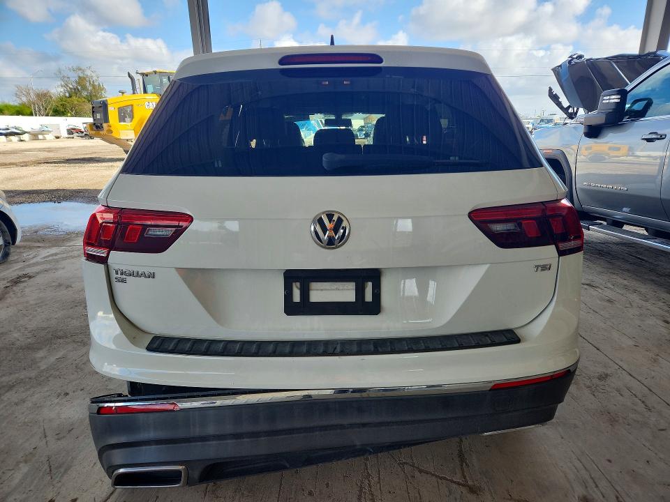 Продажа на аукционе авто 2018 Volkswagen Tiguan, vin: 3VV3B7AXXJM175920, номер лота: 49588396