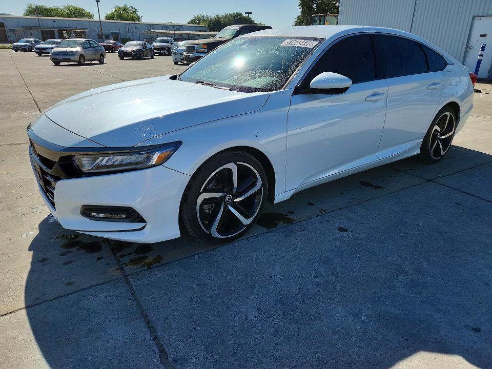 2018 Honda Accord მანქანა იყიდება აუქციონზე, vin: 1HGCV1F32JA120353, აუქციონის ნომერი: 51443446
