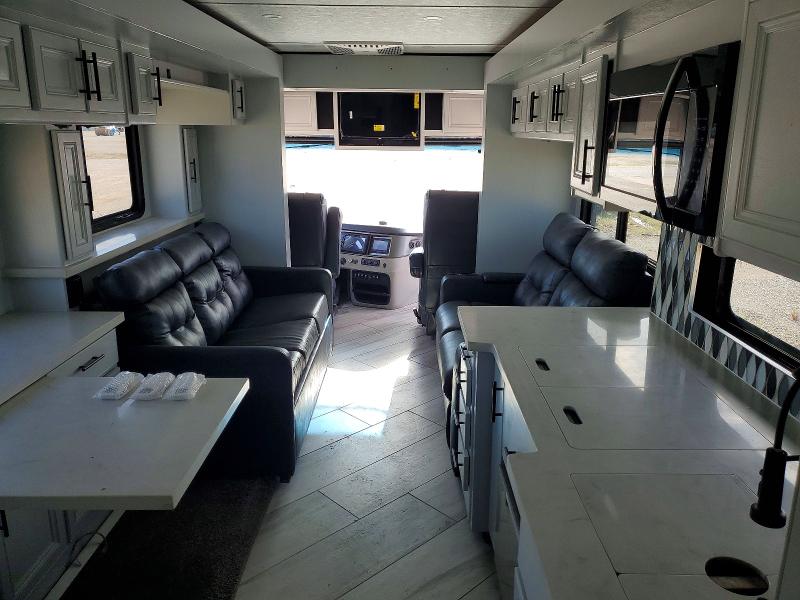 49224606 :رقم المزاد ، 4UZACGFC3NCNS7232 vin ، 2022 Freightliner Chassis مزاد بيع