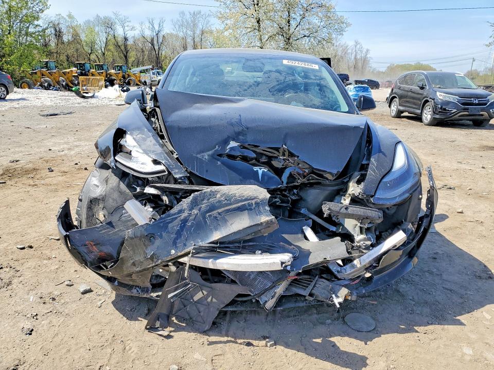 49242886 :رقم المزاد ، 5YJ3E1EA3NF111558 vin ، 2022 Tesla Model 3 مزاد بيع