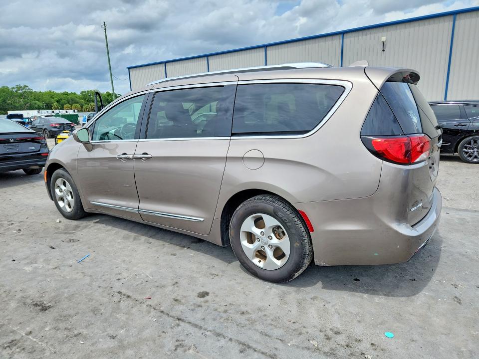 Продажа на аукционе авто 2017 Chrysler Pacifica, vin: 2C4RC1EG3HR763626, номер лота: 48737276
