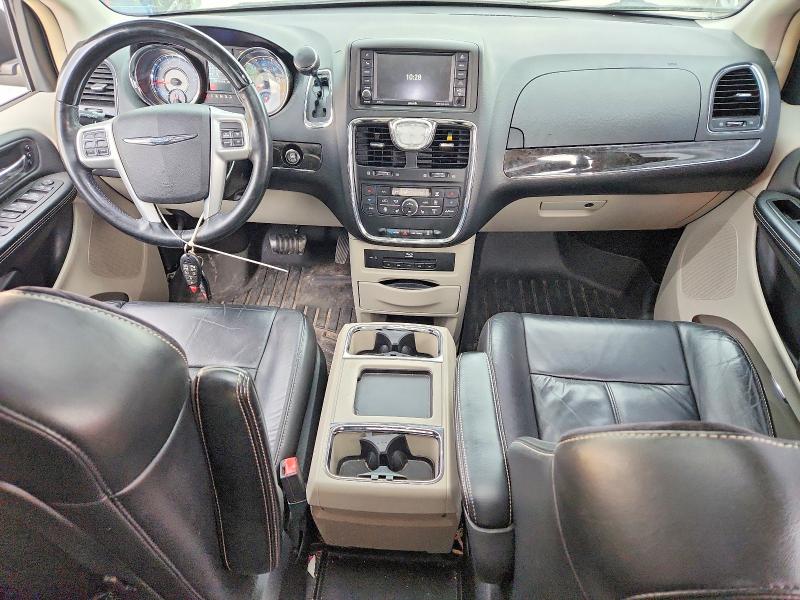 49724526 :رقم المزاد ، 2C4RC1GGXFR655692 vin ، 2015 Chrysler Town & Country مزاد بيع