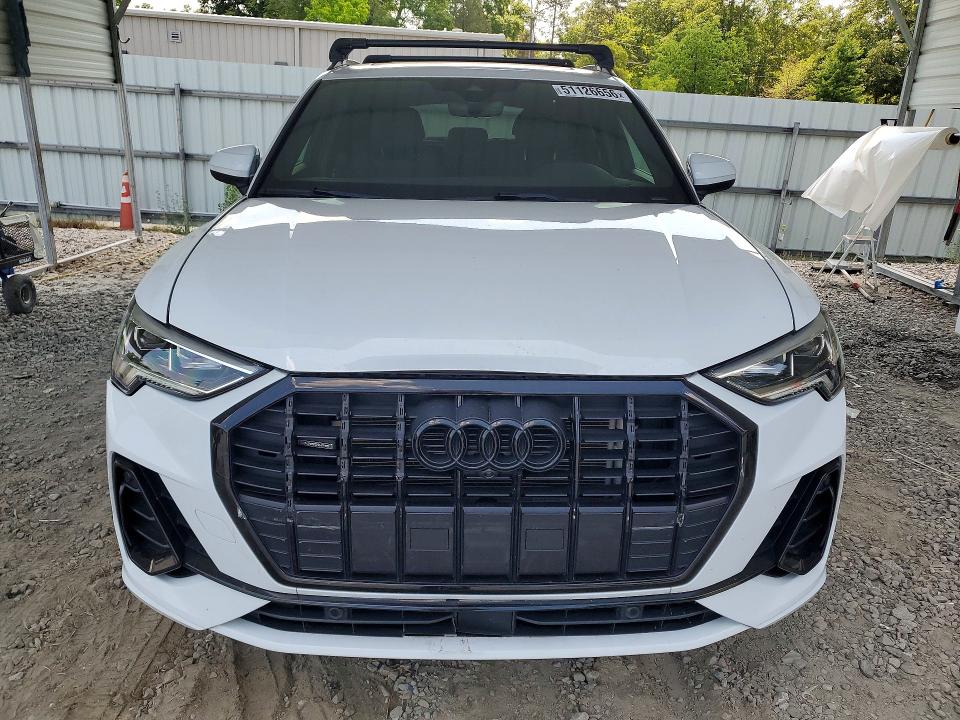 51126656 :رقم المزاد ، WA1EECF32N1045821 vin ، 2022 Audi Q3 مزاد بيع