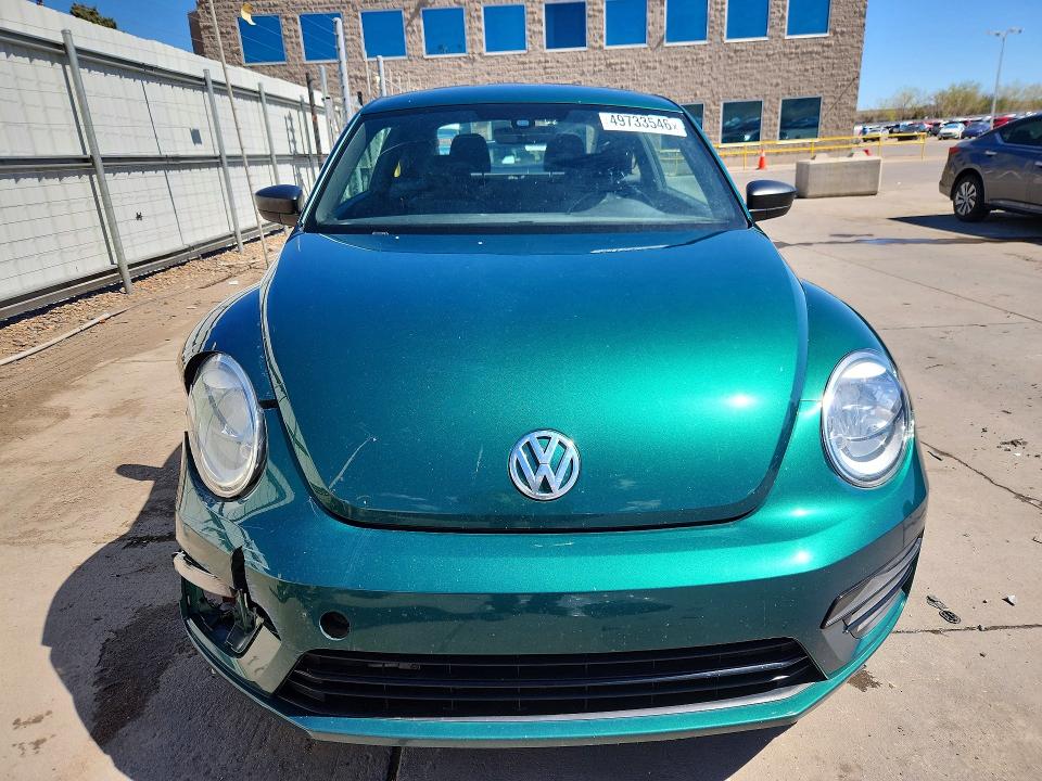 49733546 :رقم المزاد ، 3VWF17AT8HM609867 vin ، 2017 Volkswagen Beetle مزاد بيع