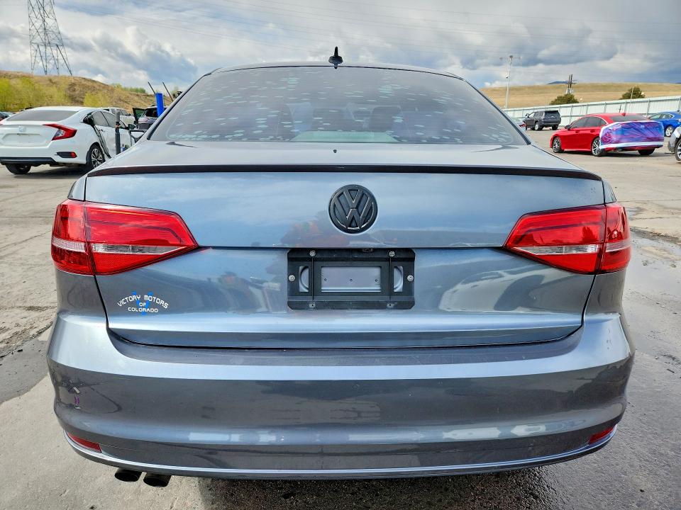 51373076 :رقم المزاد ، 3VWD17AJ1FM220829 vin ، 2015 Volkswagen Jetta مزاد بيع