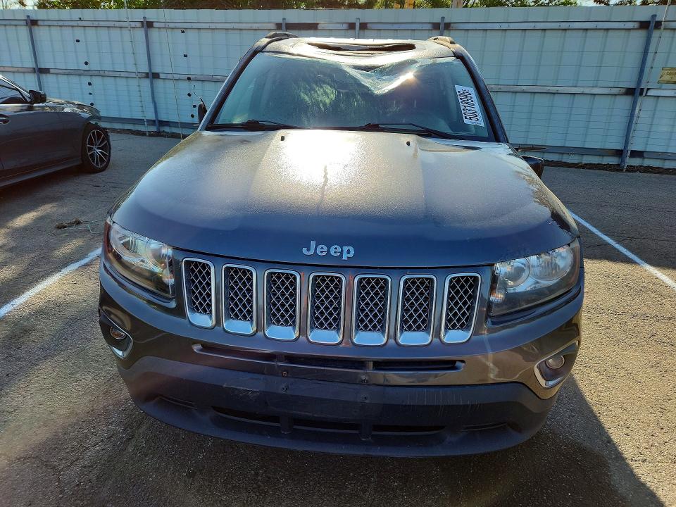 50318996 :رقم المزاد ، 1C4NJDEB6GD598814 vin ، 2016 Jeep Compass مزاد بيع