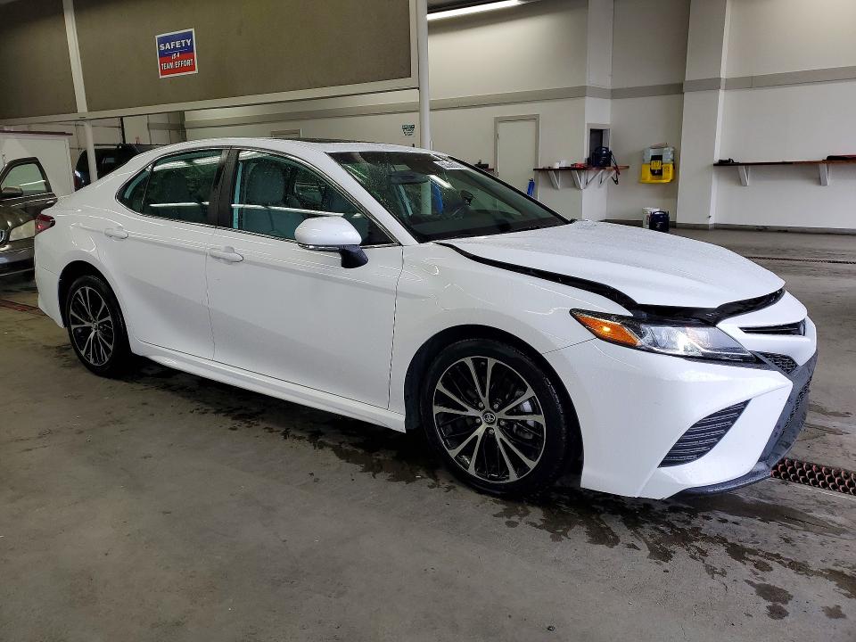 50368706 :رقم المزاد ، 4T1B11HK4KU262578 vin ، 2019 Toyota Camry مزاد بيع