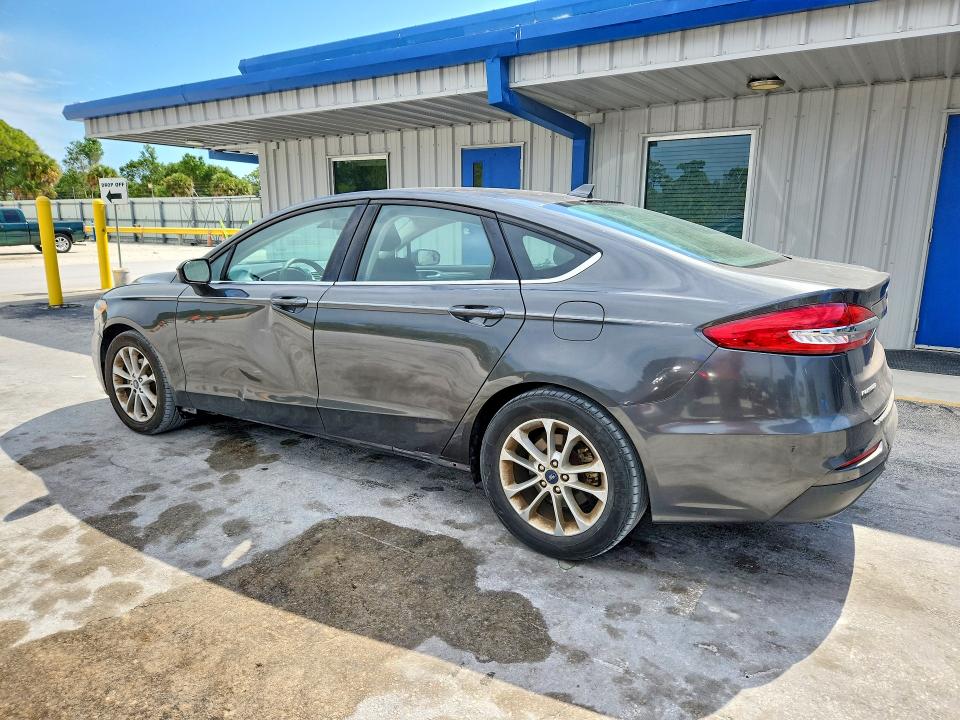 51814166 :رقم المزاد ، 3FA6P0HD6LR185131 vin ، 2020 Ford Fusion مزاد بيع