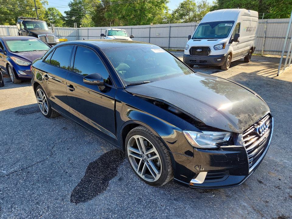 2018 Audi A3 მანქანა იყიდება აუქციონზე, vin: WAUAUGFF8J1005064, აუქციონის ნომერი: 49786926