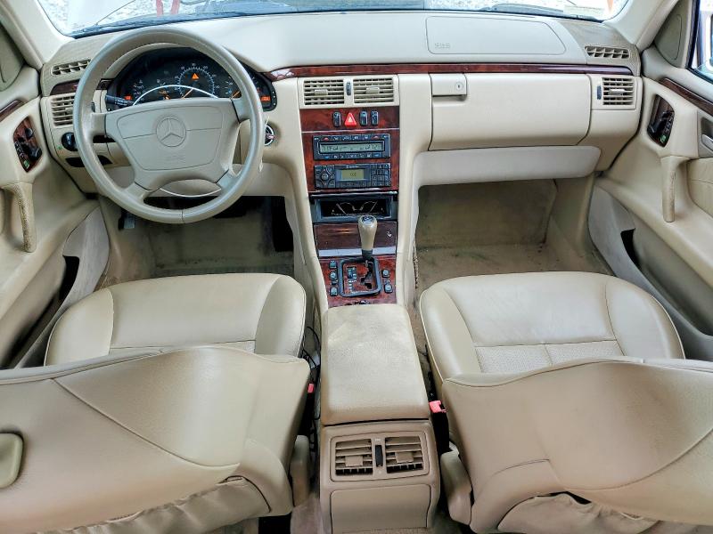 1999 Mercedes-benz E მანქანა იყიდება აუქციონზე, vin: WDBJF65H0XA834065, აუქციონის ნომერი: 49573976