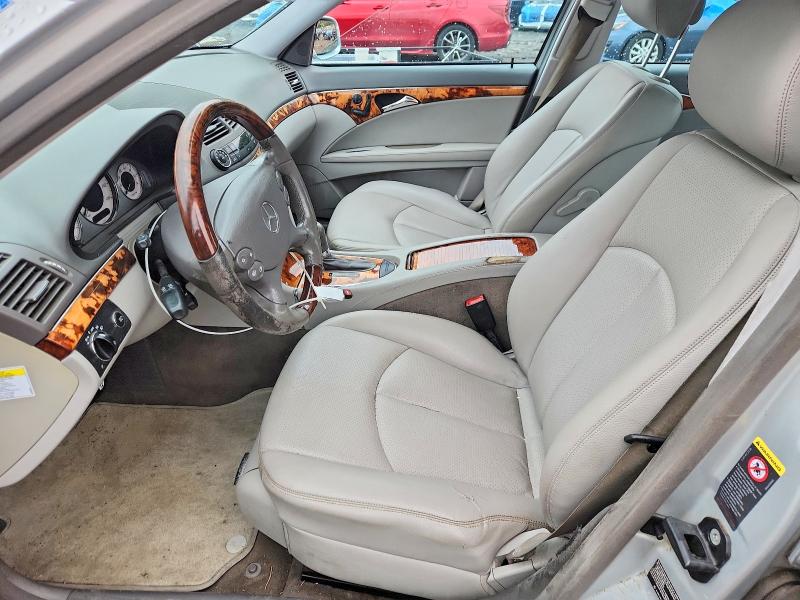 51670146 :رقم المزاد ، WDBUF87X48B203828 vin ، 2008 Mercedes-benz E مزاد بيع