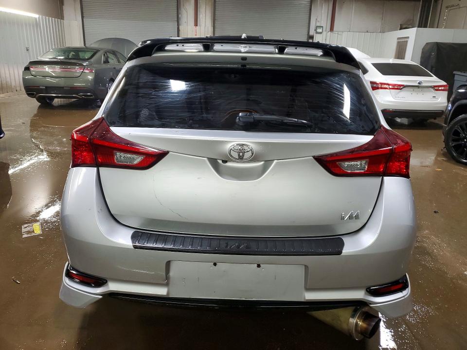 49249396 :رقم المزاد ، JTNKARJE2JJ575969 vin ، 2018 Toyota Corolla Im مزاد بيع