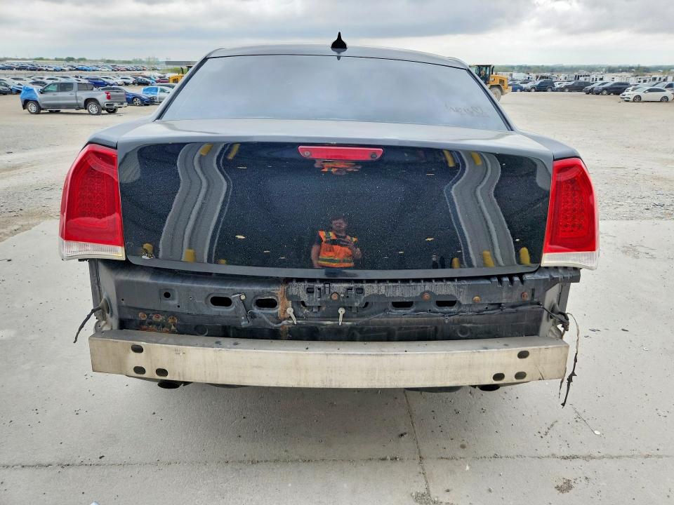 Продажа на аукционе авто 2016 Chrysler 300c, vin: 2C3CCAKG4GH111486, номер лота: 50685366