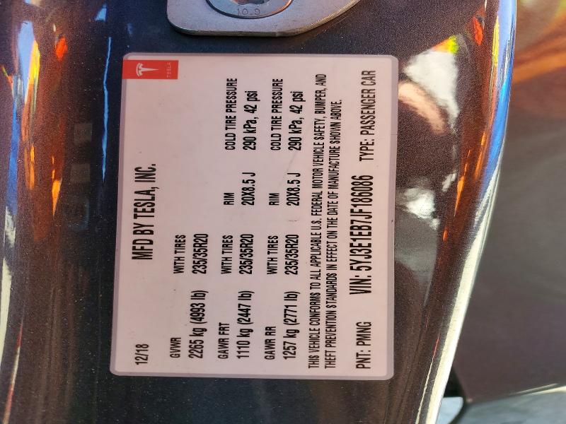 49124826 :رقم المزاد ، 5YJ3E1EB7JF186086 vin ، 2018 Tesla Model 3 مزاد بيع