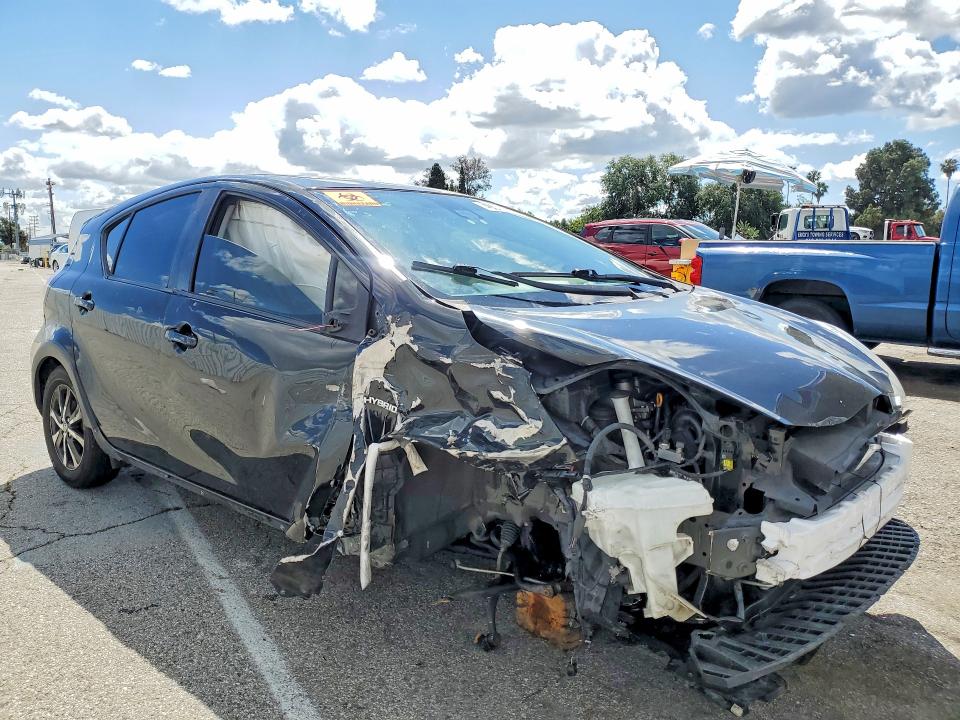 Продажа на аукционе авто 2018 Toyota Prius C, vin: JTDKDTB39J1606558, номер лота: 49394306