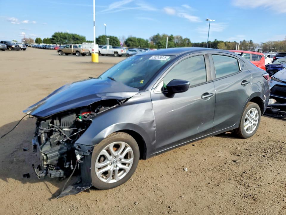 50248016 :رقم المزاد ، 3MYDLBYV2JY319624 vin ، 2018 Toyota Yaris Ia مزاد بيع