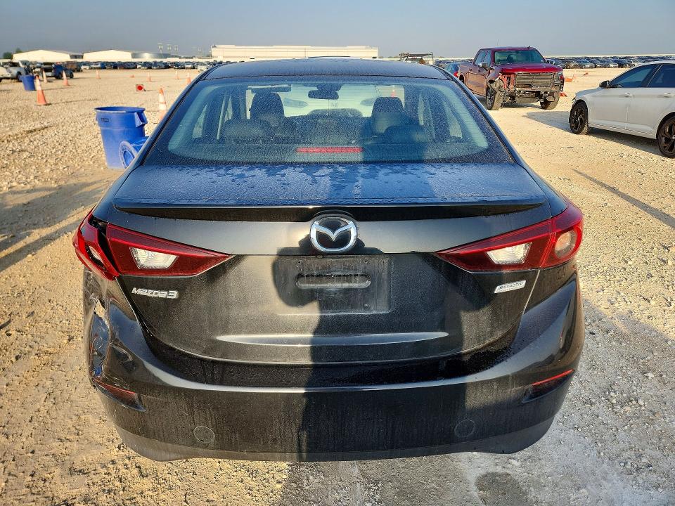 50130396 :رقم المزاد ، 3MZBN1V38JM208240 vin ، 2018 Mazda 3 مزاد بيع