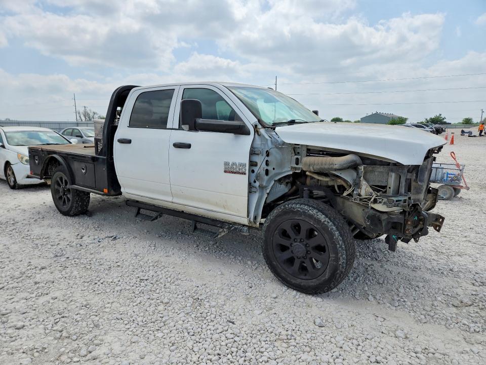 48309126 :رقم المزاد ، 3C6UR5HL1JG388444 vin ، 2018 Ram 2500 مزاد بيع