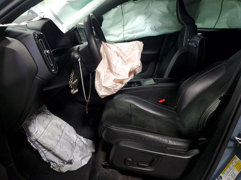 Продаж на аукціоні авто 2022 Volvo Xc40, vin: YV4162UM8N2724796, номер лоту: 48957046