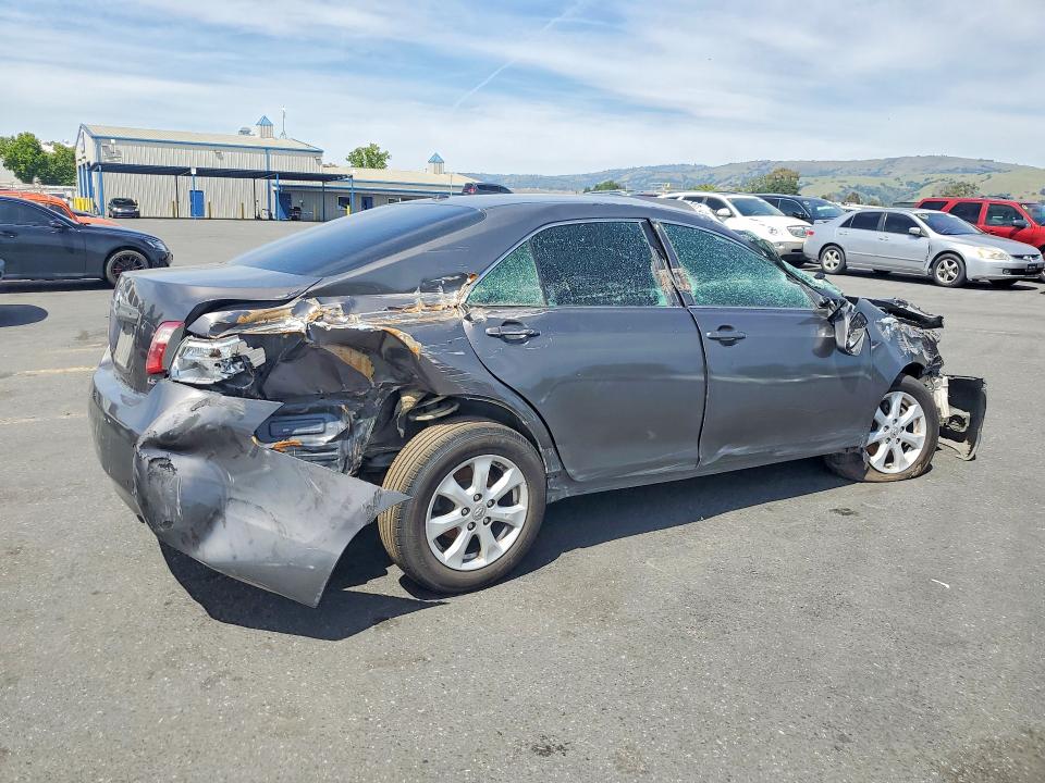 47563786 :رقم المزاد ، 4T1BF3EKXAU085292 vin ، 2010 Toyota Camry مزاد بيع