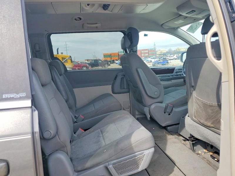 48422586 :رقم المزاد ، 2A4RR5D17AR415489 vin ، 2010 Chrysler Town & Country مزاد بيع