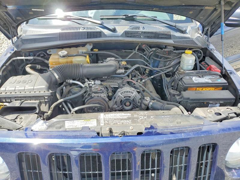 2005 Jeep Liberty მანქანა იყიდება აუქციონზე, vin: 1J4GL38K85W724451, აუქციონის ნომერი: 51648426