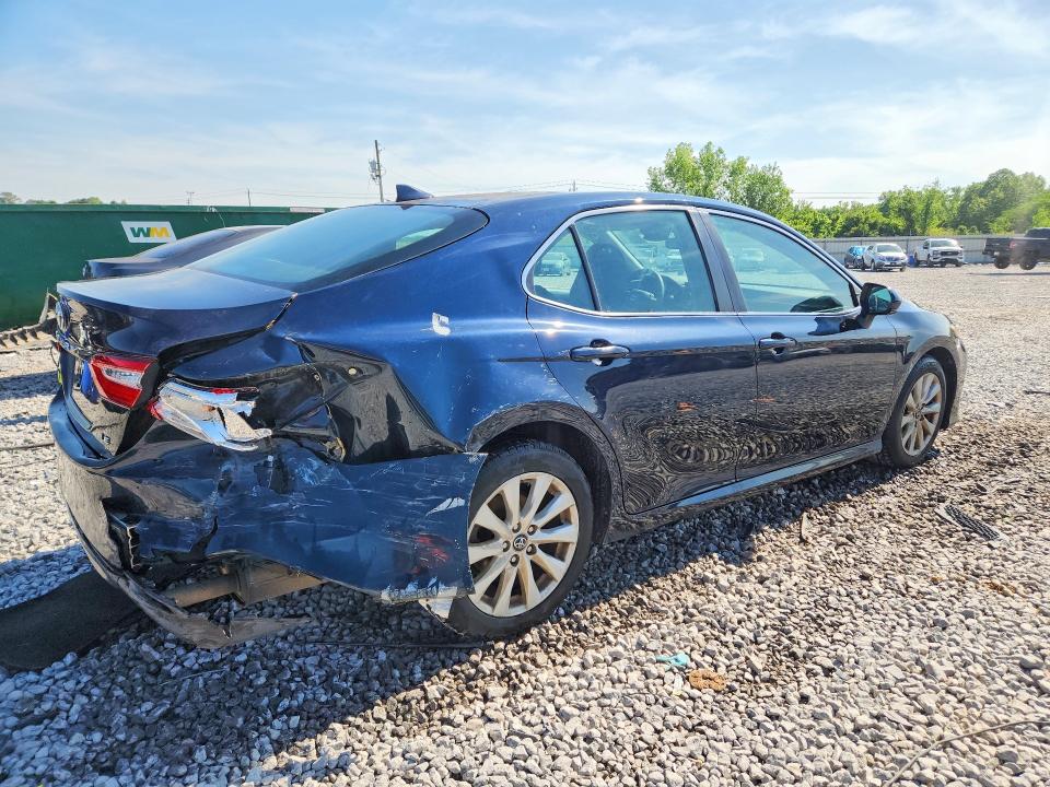 50162926 :رقم المزاد ، 4T1B11HK9KU721491 vin ، 2019 Toyota Camry مزاد بيع