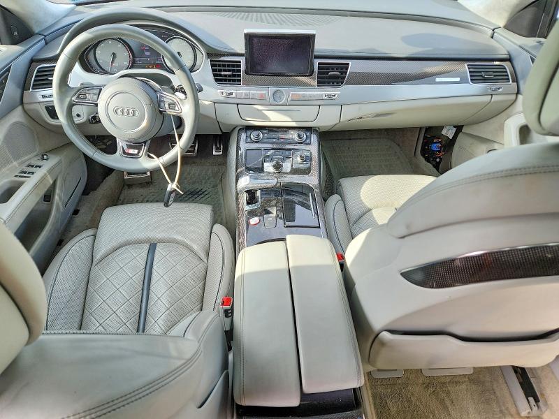49652176 :رقم المزاد ، WAUD2AFD1EN002875 vin ، 2014 Audi S8 مزاد بيع
