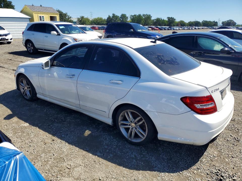 50968046 :رقم المزاد ، WDDGF4HB8ER306737 vin ، 2014 Mercedes-benz C مزاد بيع