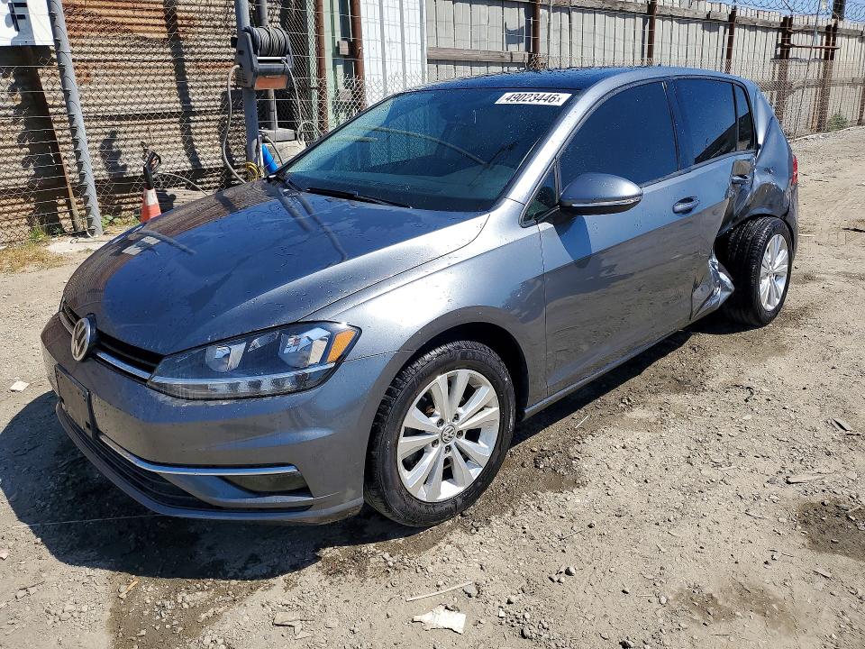 49023446 :رقم المزاد ، 3VWG17AU1JM253426 vin ، 2018 Volkswagen Golf مزاد بيع