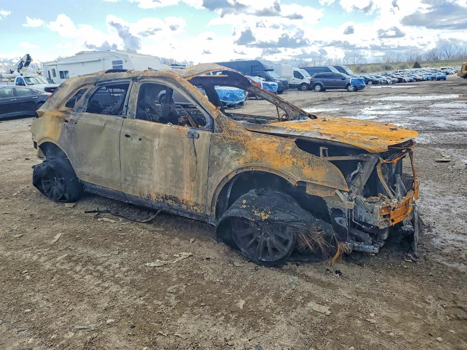 48503576 :رقم المزاد ، 1GYKNDRSXJZ185185 vin ، 2018 Cadillac Xt5 مزاد بيع