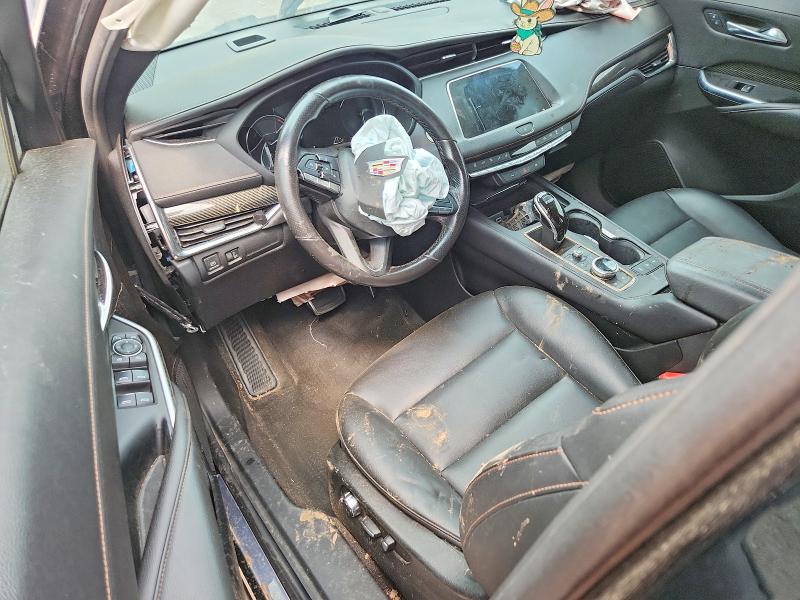 49505096 :رقم المزاد ، 1GYFZER4XMF008512 vin ، 2021 Cadillac Xt4 مزاد بيع