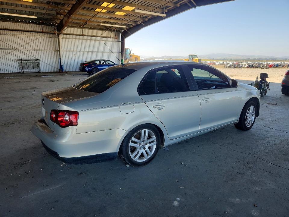 51678446 :رقم المزاد ، 3VWAZ7AJ2AM080052 vin ، 2010 Volkswagen Jetta مزاد بيع