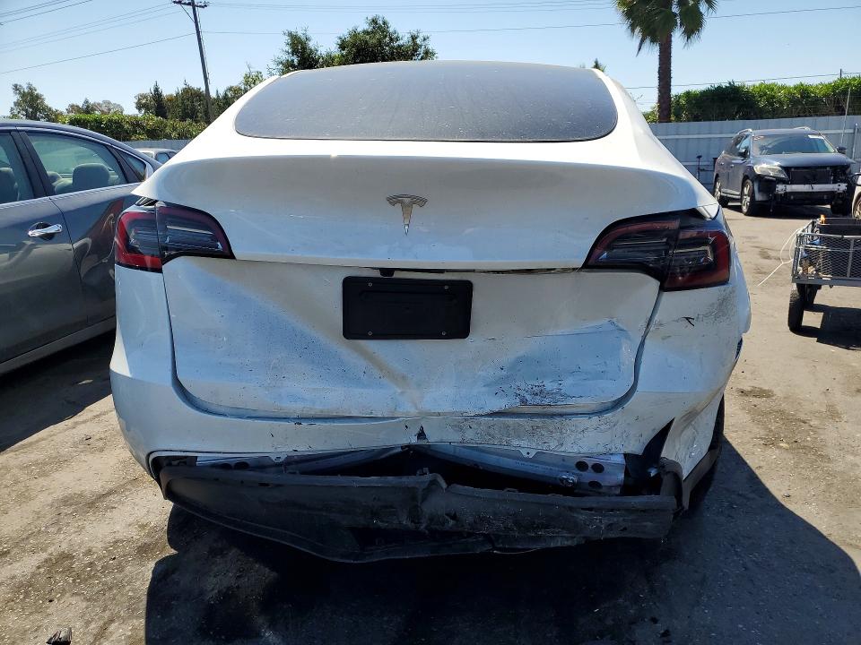 2024 Tesla Model Y მანქანა იყიდება აუქციონზე, vin: 7SAYGDED0RF120366, აუქციონის ნომერი: 48856446