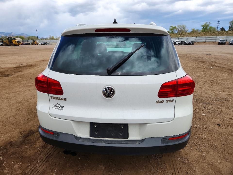 2015 Volkswagen Tiguan მანქანა იყიდება აუქციონზე, vin: WVGAV7AX7FW505092, აუქციონის ნომერი: 49601786