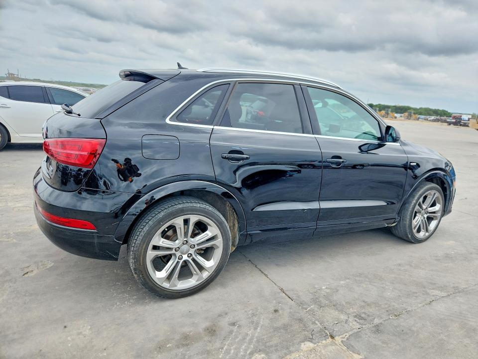 49387956 :رقم المزاد ، WA1JCCFS1JR016222 vin ، 2018 Audi Q3 مزاد بيع