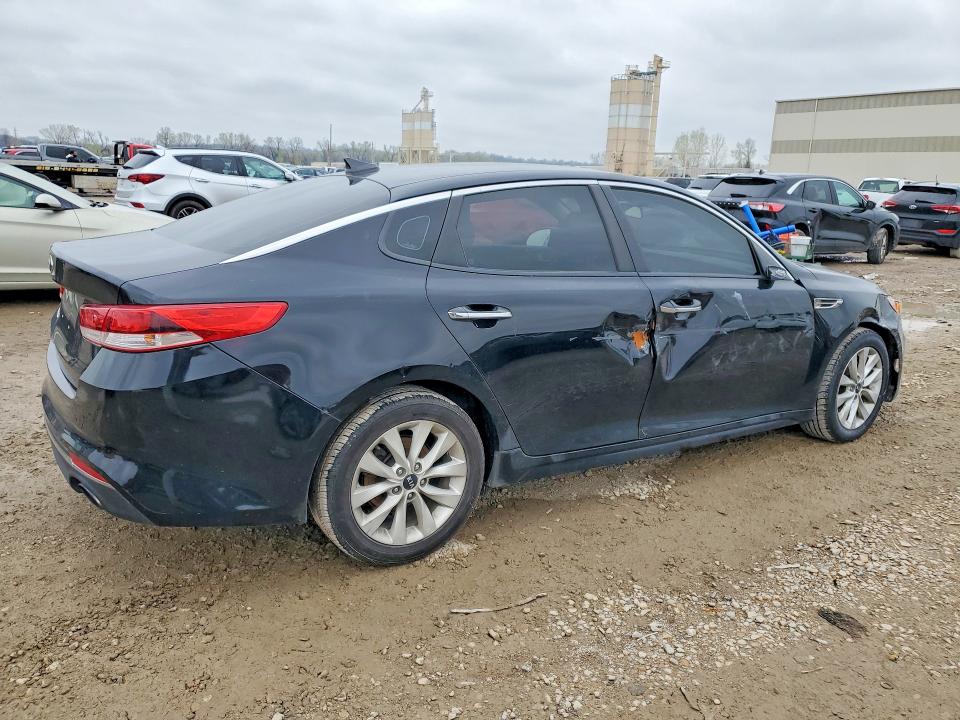 2016 Kia Optima მანქანა იყიდება აუქციონზე, vin: 5XXGT4L34GG020652, აუქციონის ნომერი: 49743156