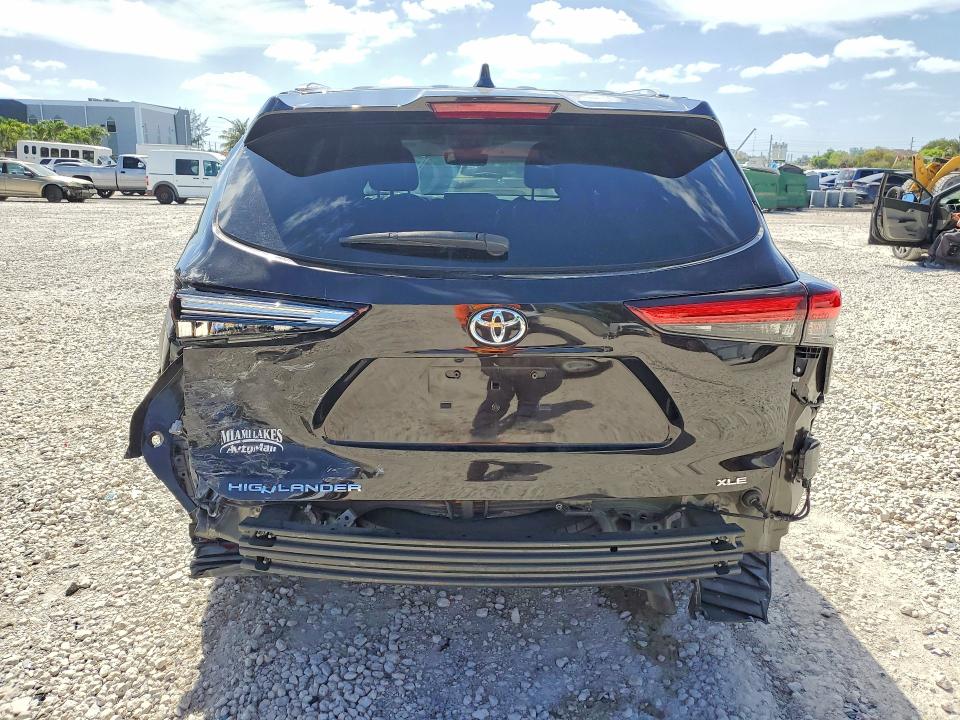 Продажа на аукционе авто 2021 Toyota Highlander, vin: 5TDGZRAH8MS081278, номер лота: 49760646