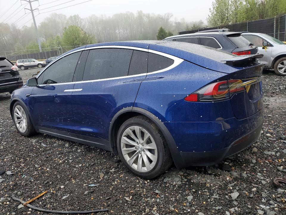 48497896 :رقم المزاد ، 5YJXCBE28KF198715 vin ، 2019 Tesla Model X مزاد بيع