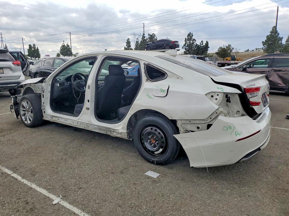 48676816 :رقم المزاد ، 1HGCV1F13JA198073 vin ، 2018 Honda Accord مزاد بيع