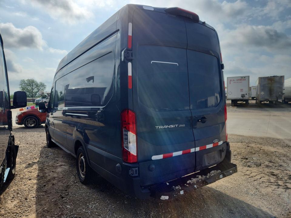 60047616 :رقم المزاد ، 1FTBR3X87LKA56490 vin ، 2020 Ford Transit مزاد بيع