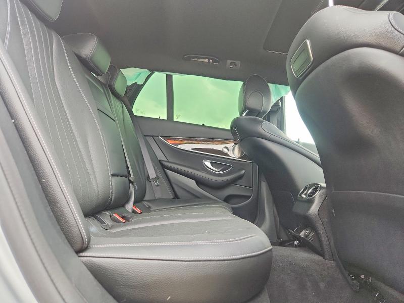 54493446 :رقم المزاد ، WDDZH6GB5JA375491 vin ، 2018 Mercedes-benz E مزاد بيع